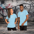 Berry Unisex-T-Shirt Colorz - Vorderansicht mit Logo
