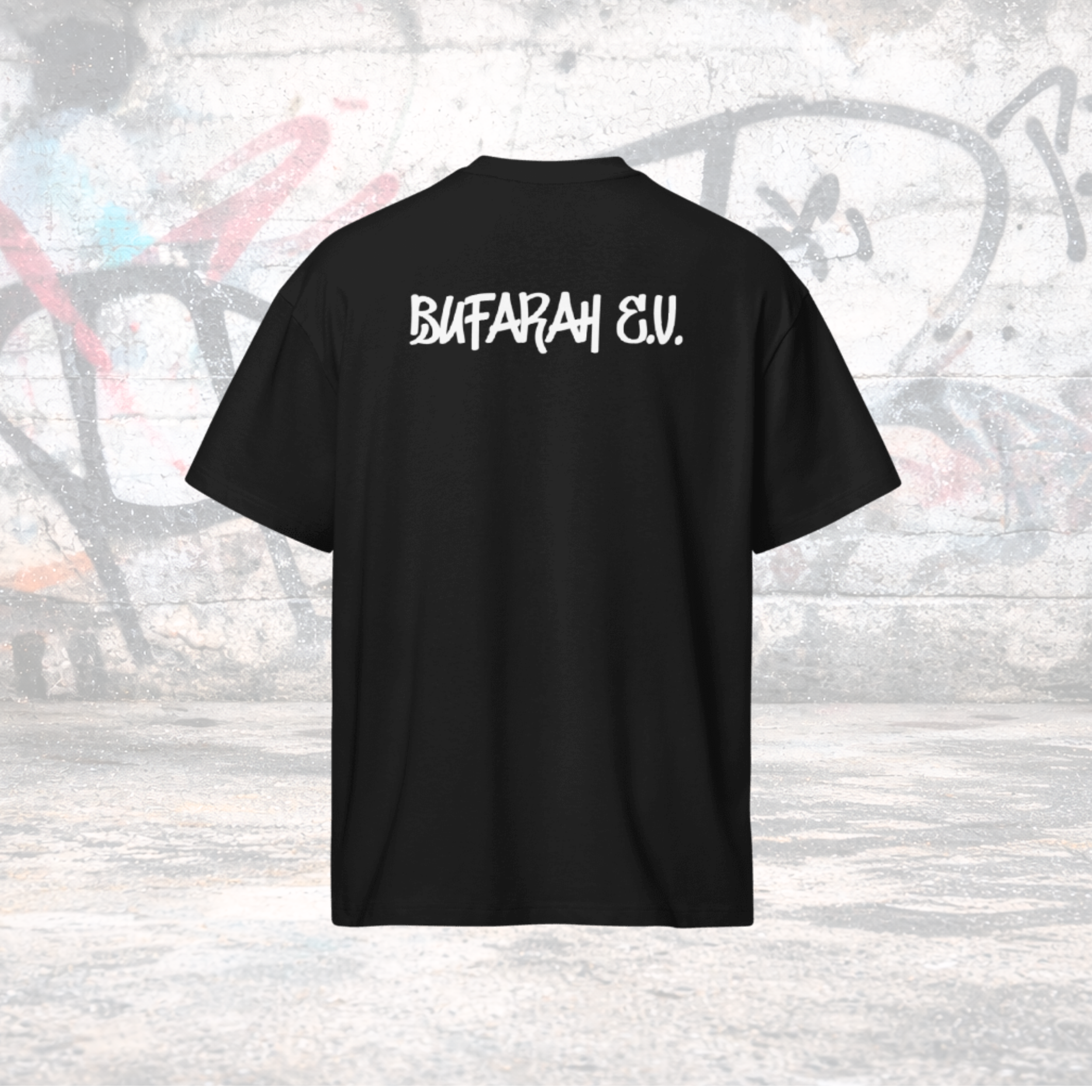 Schwarzes Boxy-T-Shirt Herren Essentialz - Detailansicht Logo
