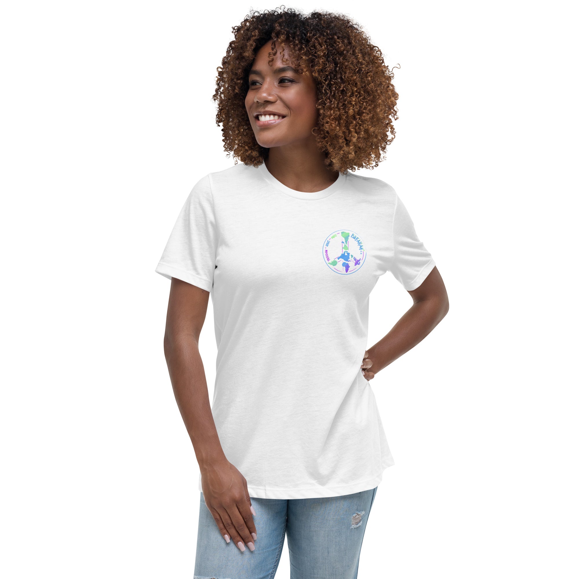Weißes lockeres Damen-T-Shirt - Vorderansicht Produktmockup